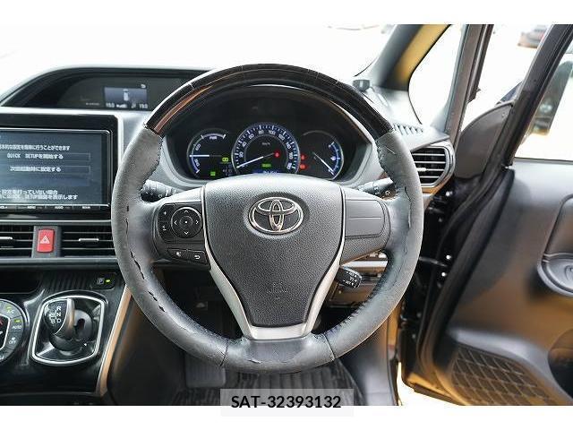 Toyota ESQUIRE 2017-02 8223264-3