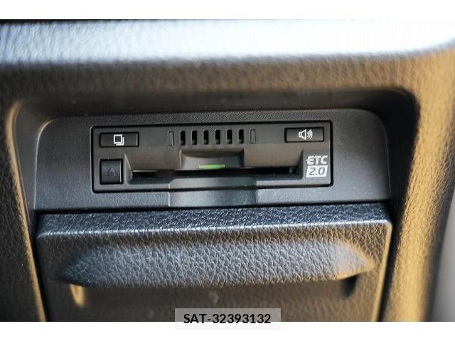 Toyota ESQUIRE 2017-02 8223264-9