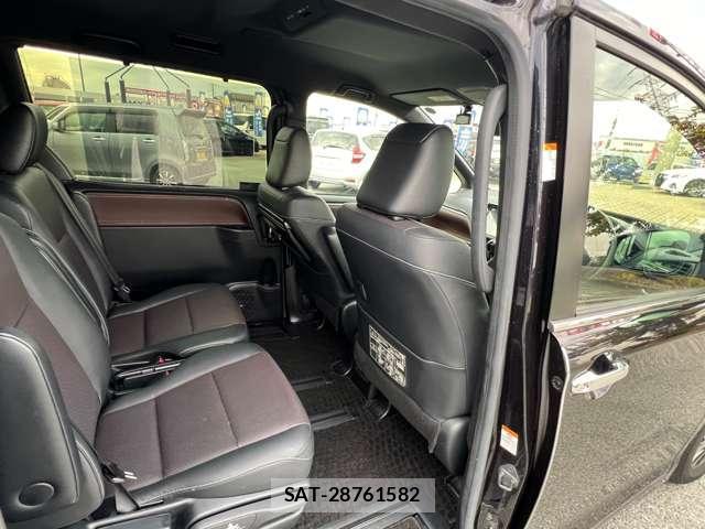 Toyota ESQUIRE 2018-09 8223302-12
