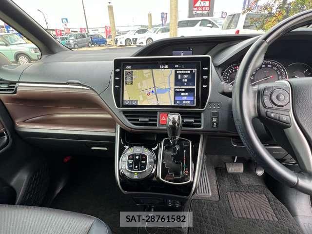 Toyota ESQUIRE 2018-09 8223302-3