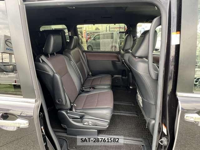 Toyota ESQUIRE 2018-09 8223302-5