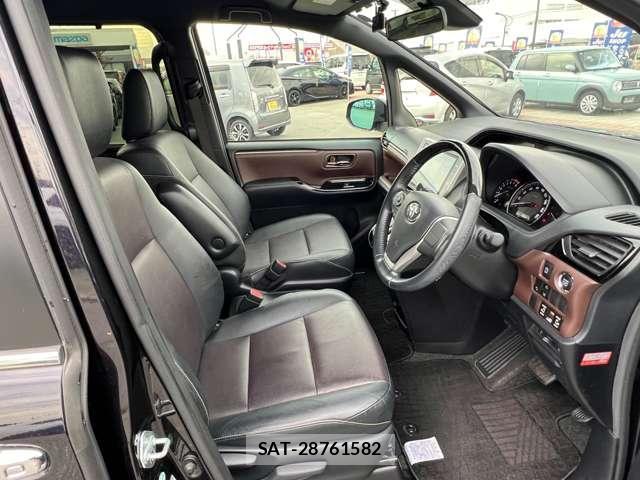 Toyota ESQUIRE 2018-09 8223302-6