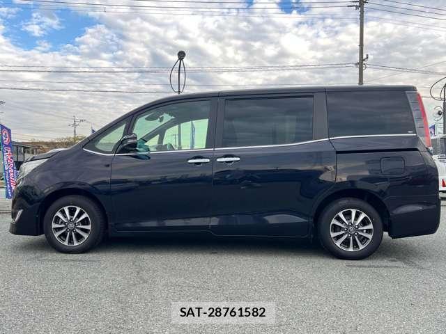 Toyota ESQUIRE 2018-09 8223302-7
