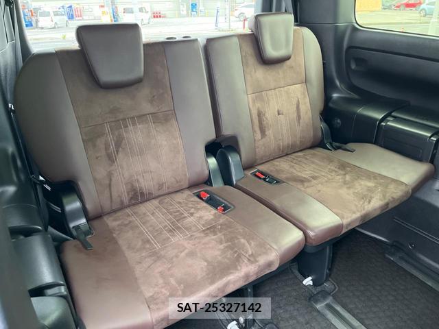Toyota ESQUIRE 2017-12 8224121-10