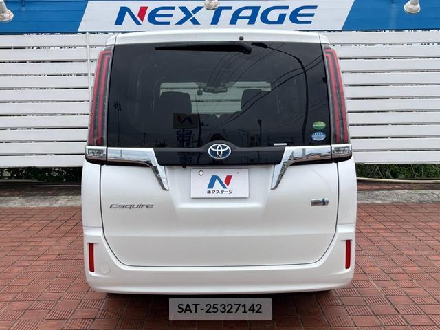 Toyota ESQUIRE 2017-12 8224121-15