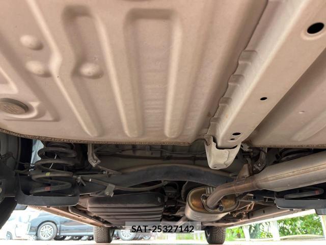 Toyota ESQUIRE 2017-12 8224121-19
