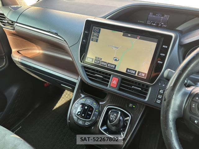 Toyota ESQUIRE 2017-07 8224663-10