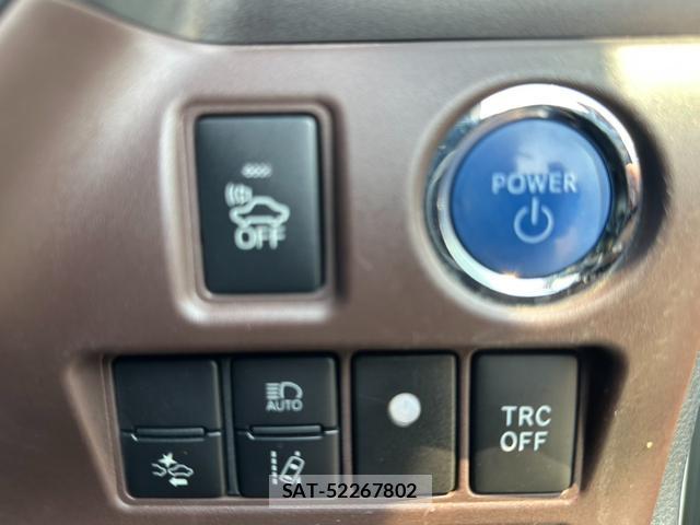 Toyota ESQUIRE 2017-07 8224663-12