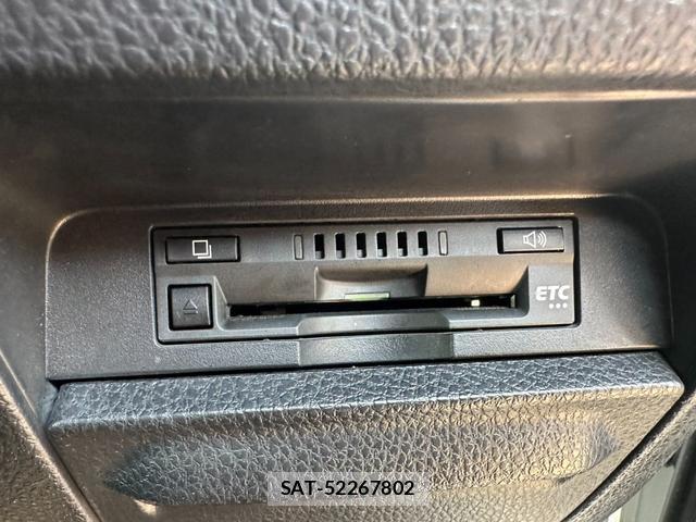 Toyota ESQUIRE 2017-07 8224663-15