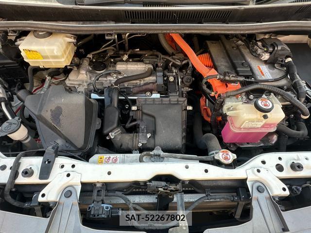 Toyota ESQUIRE 2017-07 8224663-18
