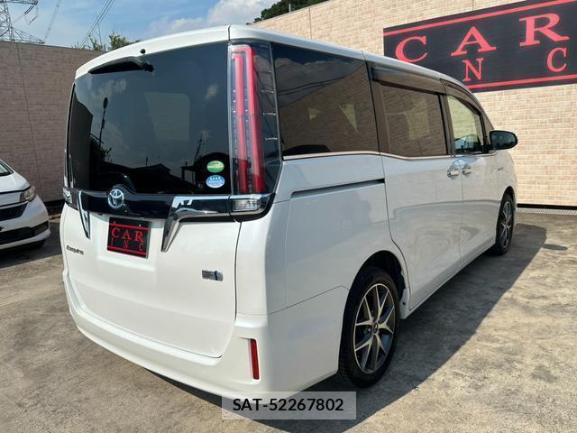 Toyota ESQUIRE 2017-07 8224663-2