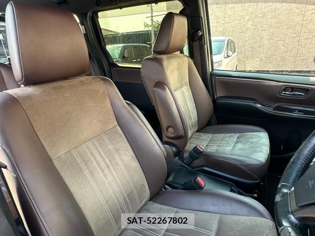 Toyota ESQUIRE 2017-07 8224663-6