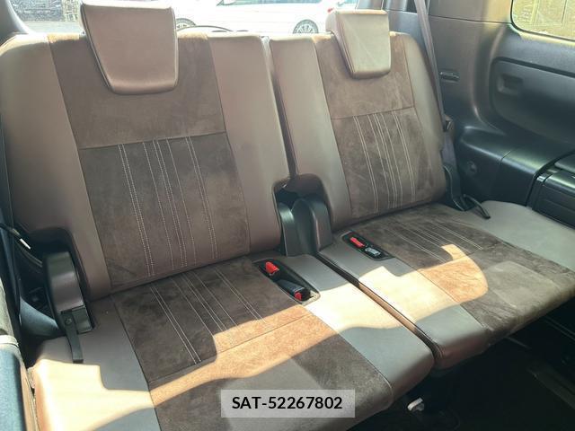 Toyota ESQUIRE 2017-07 8224663-8