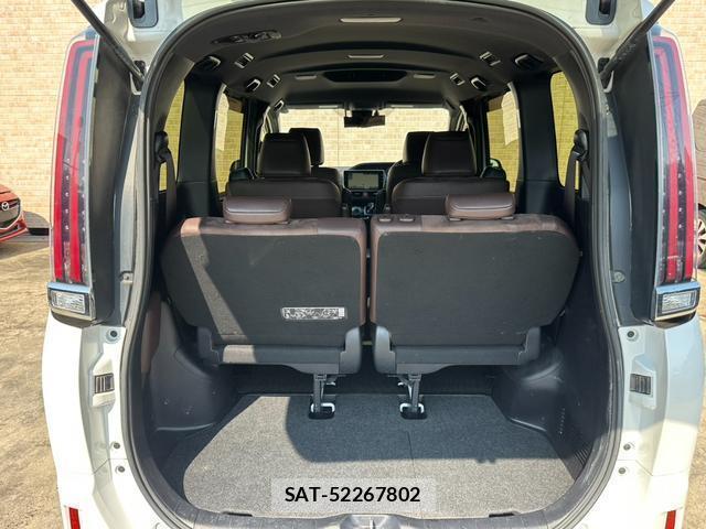 Toyota ESQUIRE 2017-07 8224663-9