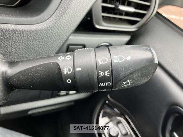 Toyota ESQUIRE 2018-07 8225188-15