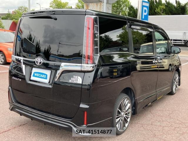 Toyota ESQUIRE 2018-07 8225188-2