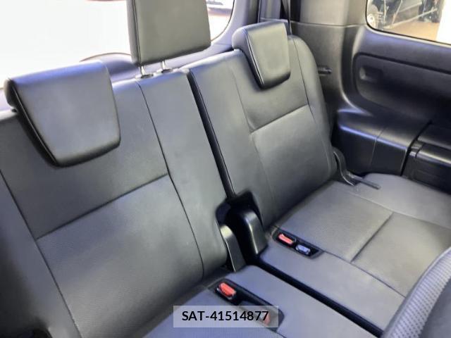 Toyota ESQUIRE 2018-07 8225188-5