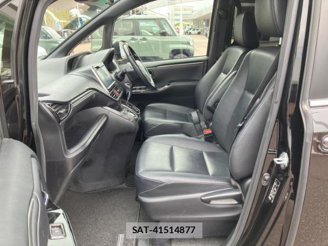 Toyota ESQUIRE 2018-07 8225188-6