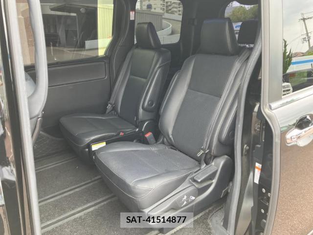 Toyota ESQUIRE 2018-07 8225188-7