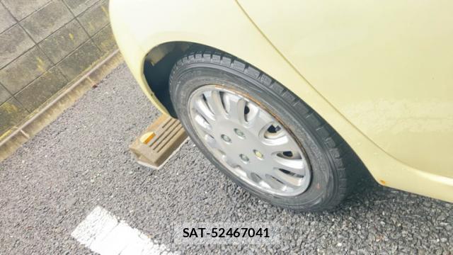 Daihatsu ESSE 2010-06 8219792-5