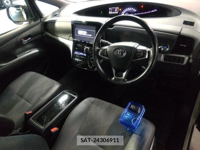 Toyota ESTIMA 2018-01 8217048-2