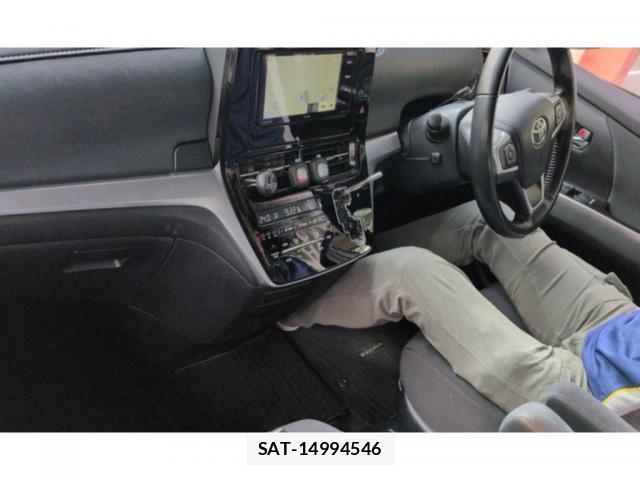 Toyota ESTIMA 2018-04 8217433-2