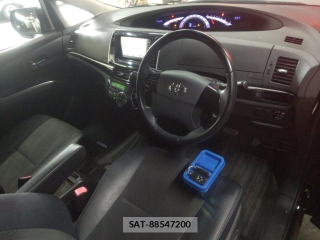 Toyota ESTIMA 2013-10 8218828-2