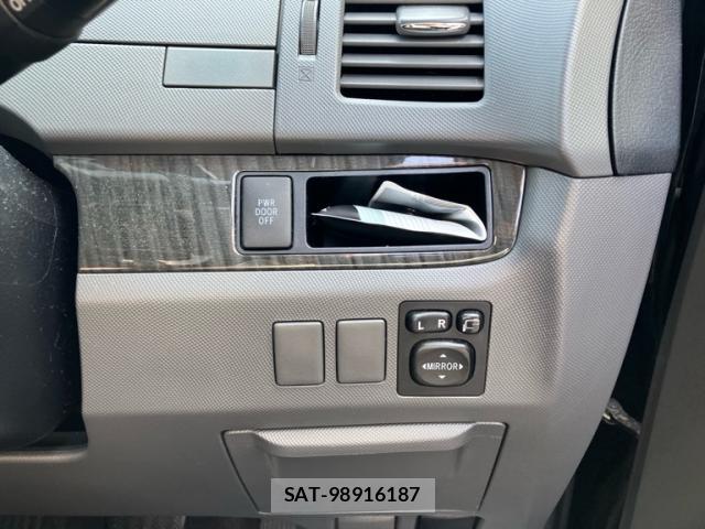 Toyota ESTIMA 2011-07 8219772-17