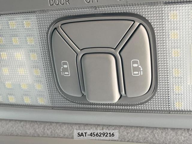 Toyota ESTIMA 2013-12 8220233-3