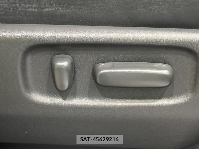 Toyota ESTIMA 2013-12 8220233-6