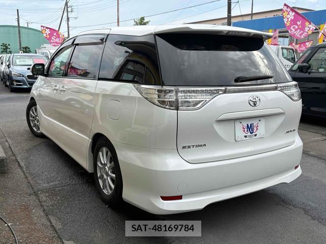 Toyota ESTIMA 2013-11 8220431-1