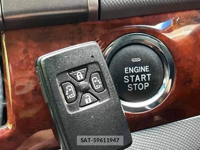 Toyota ESTIMA 2011-12 8221144-5