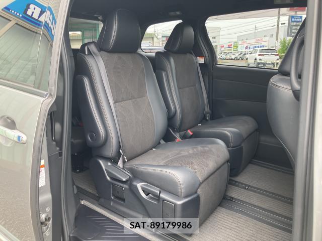 Toyota ESTIMA 2016-10 8221239-6