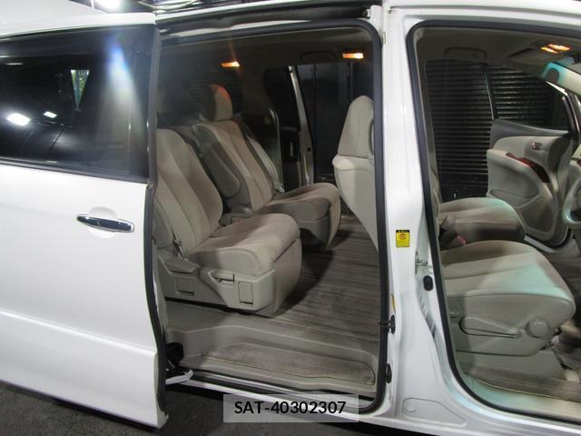 Toyota ESTIMA 2010-03 8221517-13