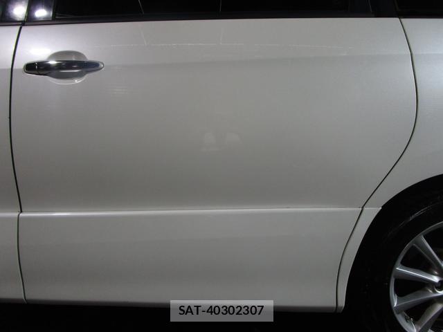 Toyota ESTIMA 2010-03 8221517-3