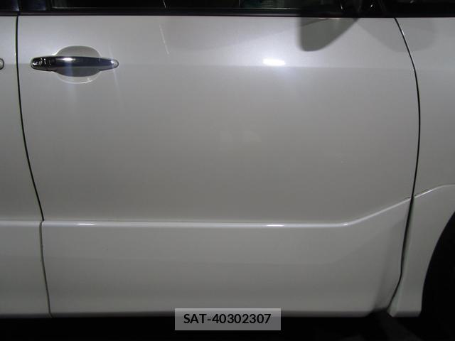 Toyota ESTIMA 2010-03 8221517-8