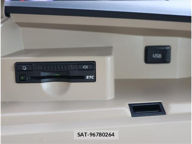 Toyota ESTIMA 2015-05 8222437-4