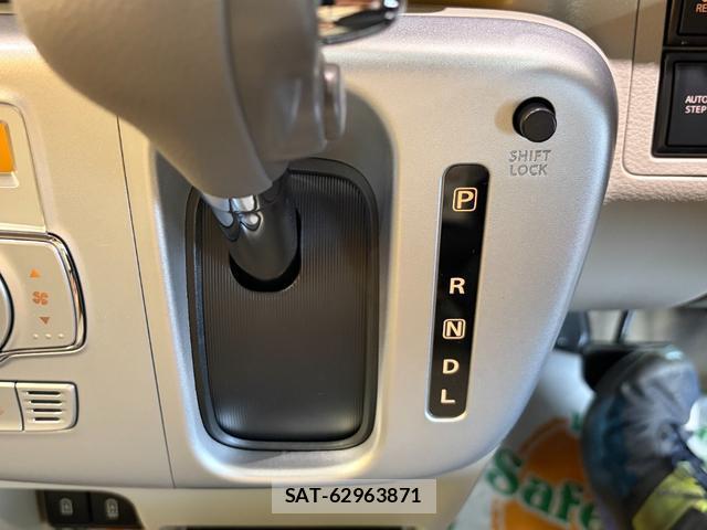 Suzuki EVERY WAGON 2025-12 8221294-7