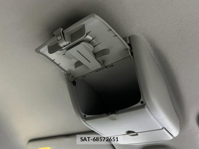 Suzuki EVERY WAGON 2016-09 8221401-17