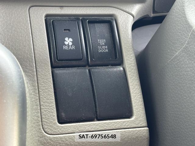 Suzuki EVERY WAGON 2017-09 8224695-7