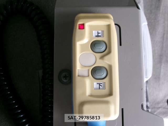 Suzuki EVERY WAGON 2013-06 8225650-5