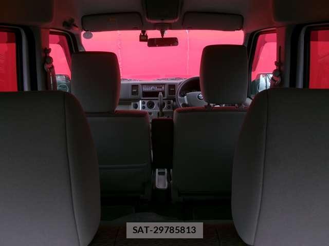 Suzuki EVERY WAGON 2013-06 8225650-7