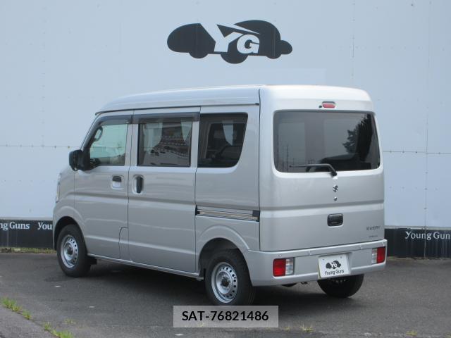 Suzuki EVERY 2026-06 8216283-11