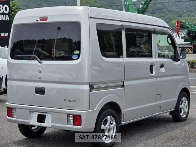 Suzuki EVERY 2017-01 8218135-1