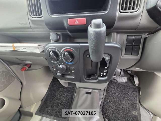 Suzuki EVERY 2017-01 8218135-11