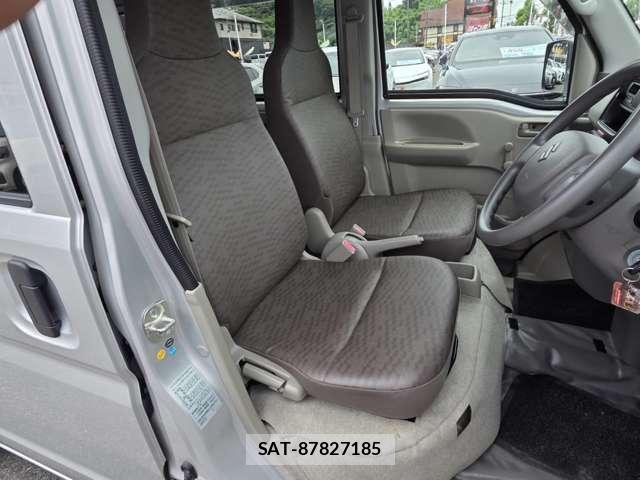 Suzuki EVERY 2017-01 8218135-8