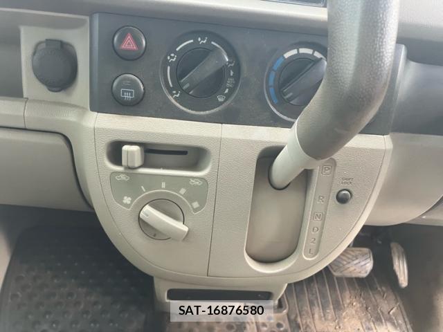 Suzuki EVERY 2011-10 8219581-10