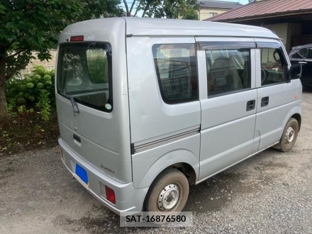 Suzuki EVERY 2011-10 8219581-12