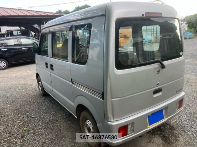 Suzuki EVERY 2011-10 8219581-4