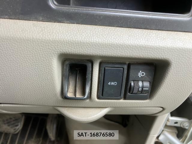 Suzuki EVERY 2011-10 8219581-9